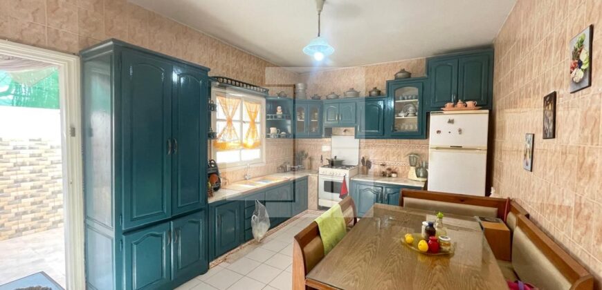 Maison S+3 vide avec jardin, Gammarth village