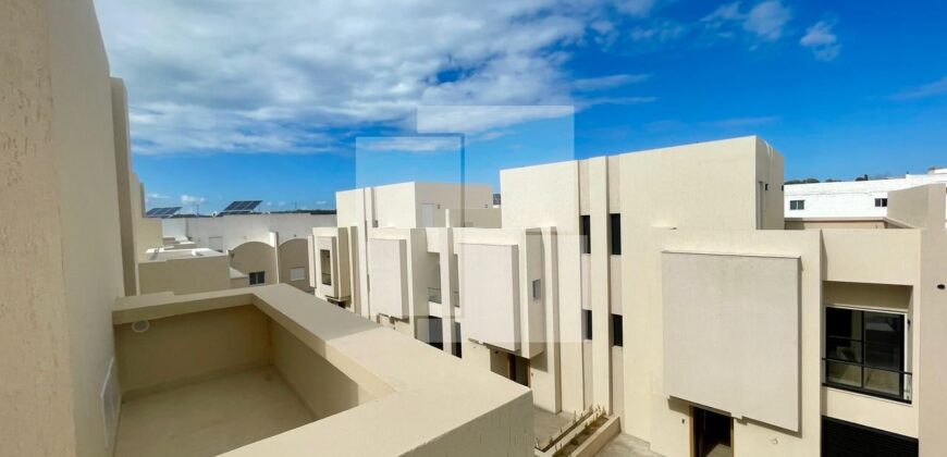 Triplex S+4 neuf avec piscine, Gammarth
