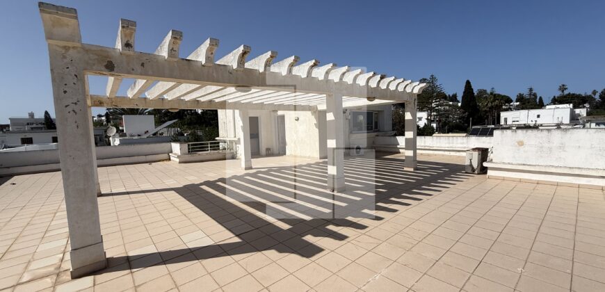 Etage de villa S+3 avec jardin, Carthage Dermech