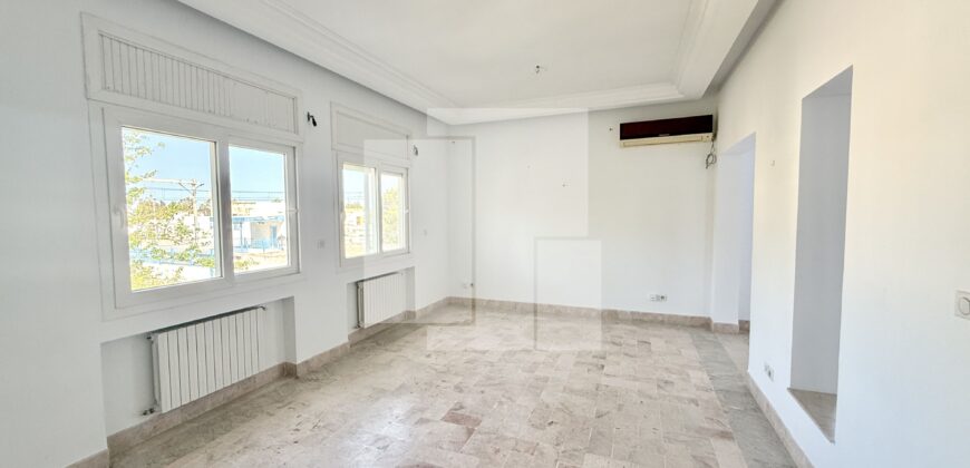 Etage de villa S+3 avec jardin, Carthage Dermech