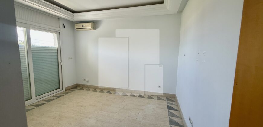 Etage de villa S+3 avec jardin, Carthage Dermech
