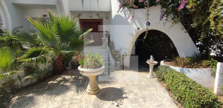 Villa S+5 avec piscine, Gammarth supérieur
