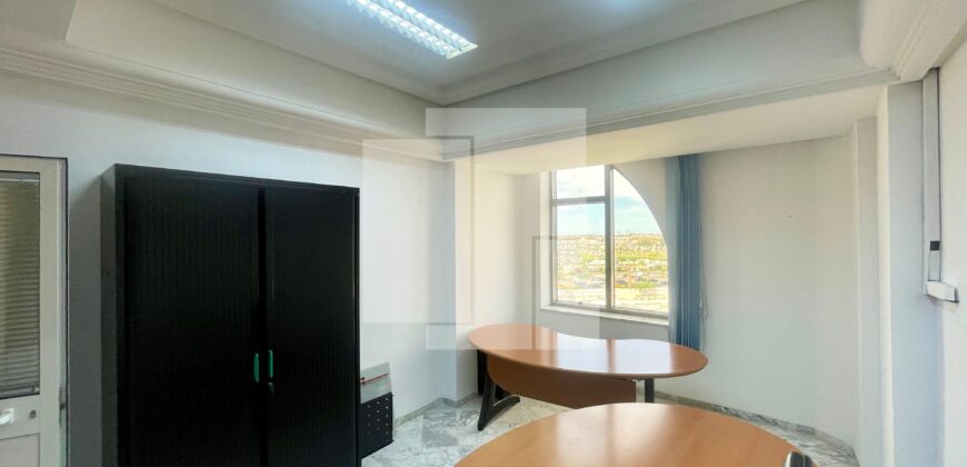 Bureau H+4, Berges du Lac 1
