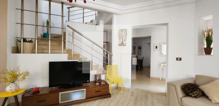 Villa S+3 avec piscine, La marsa