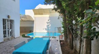 Villa S+3 avec piscine, La marsa
