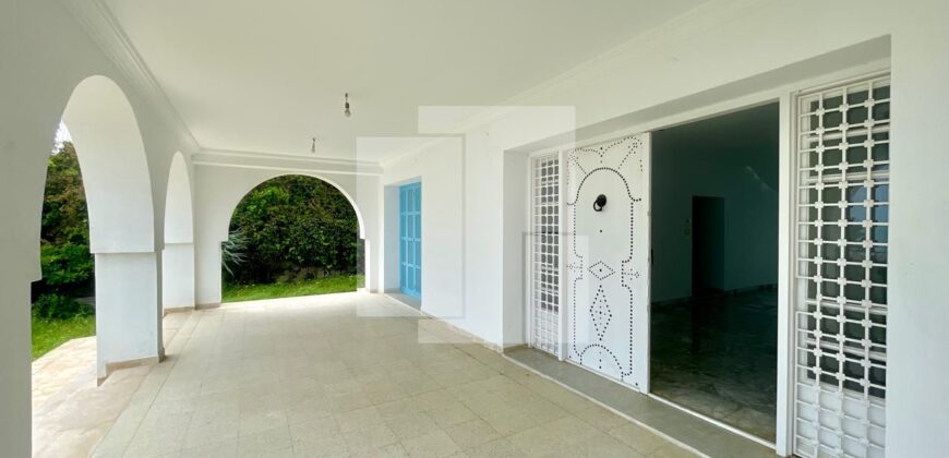 Villa S+6 avec vue mer dégagée, Gammarth supérieur