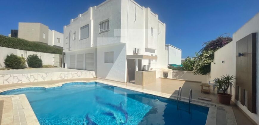 Villa S+6 avec piscine et vue dégagée, Gammarth supérieur