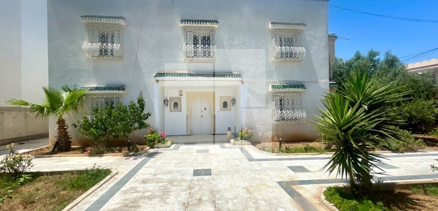 Villa S+5 avec jardin, La Marsa