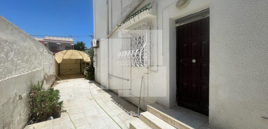 Villa S+5 avec jardin, La Marsa