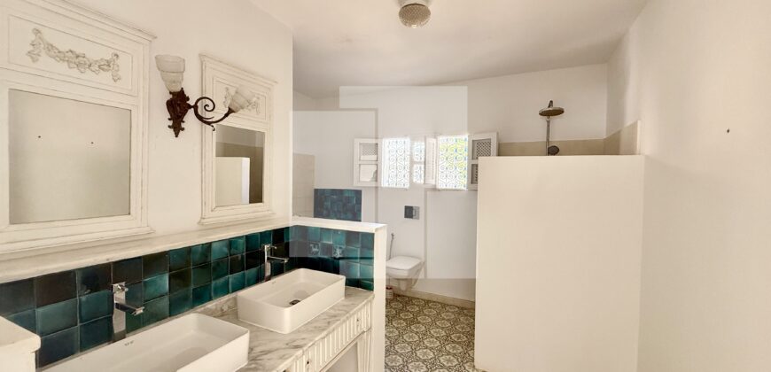 Charmante villa S+3 avec jardin, Carthage