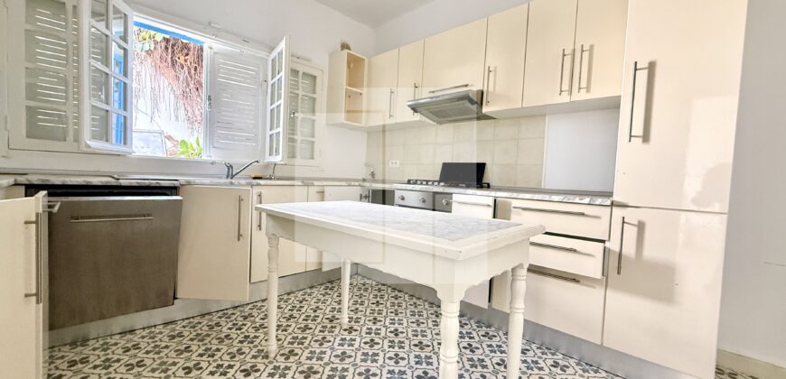 Charmante villa S+3 avec jardin, Carthage
