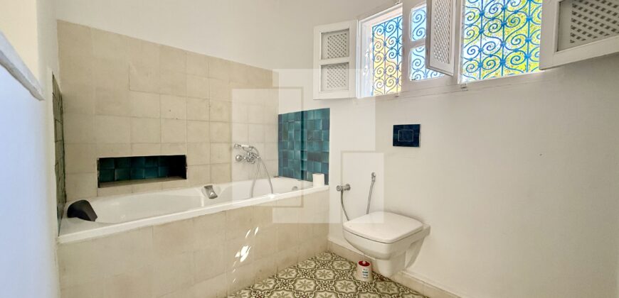 Charmante villa S+3 avec jardin, Carthage