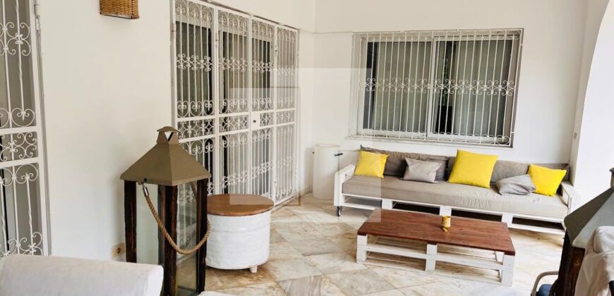 Spacieuse villa S+6 avec piscine, Carthage