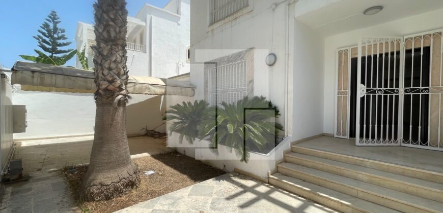 Rez-de-chaussée de villa S+3 spacieux, Gammarth supérieur