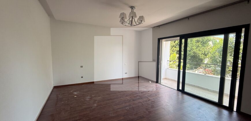 Villa moderne S+4 avec piscine et jardin, Carthage
