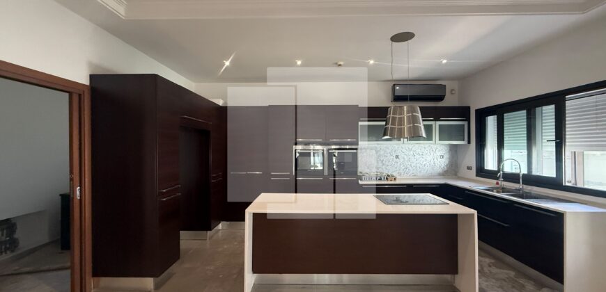 Villa moderne S+4 avec piscine et jardin, Carthage