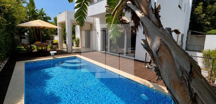 Villa moderne S+4 avec piscine et jardin, Carthage