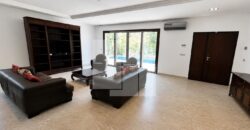 Villa moderne S+4 avec piscine et jardin, Carthage