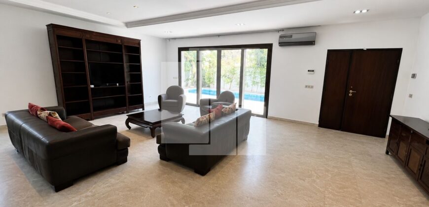 Villa moderne S+4 avec piscine et jardin, Carthage