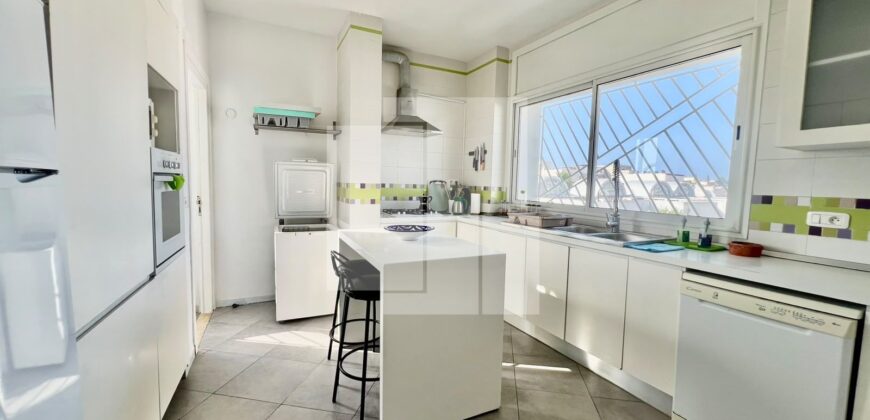 Étage de villa S+3 meublé avec rooftop,Marsa.