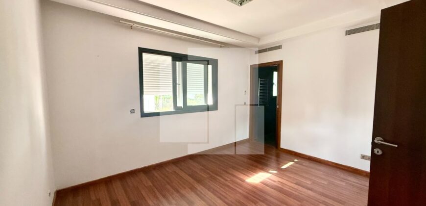 Villa moderne S+4 avec piscine et jardin, Carthage