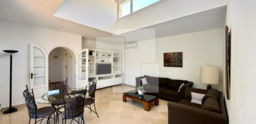 Villa S+2 meublée avec jardin, Carthage