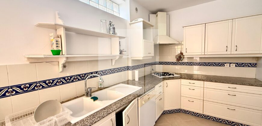 Villa S+2 meublée avec jardin, Carthage