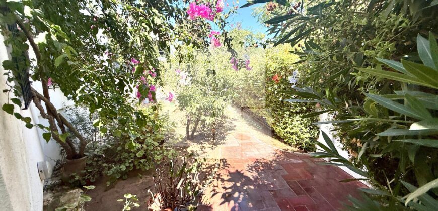 Villa S+2 meublée avec jardin, Carthage