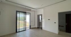 Villa S+5 avec picine, La Soukra