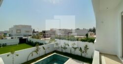 Villa S+5 avec picine, La Soukra