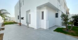 Villa S+5 avec picine, La Soukra