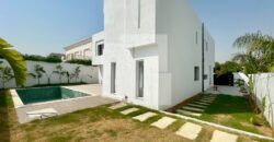 Villa S+5 avec picine, La Soukra