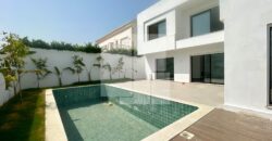 Villa S+5 avec picine, La Soukra