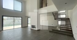 Villa S+5 avec picine, La Soukra