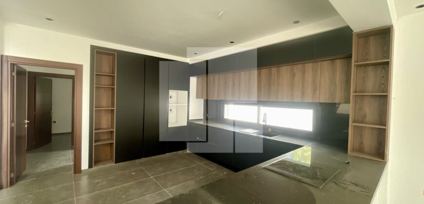Villa S+5 avec picine, La Soukra