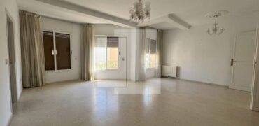 RDC de vila  S+3 avec jardin, Marsa corniche