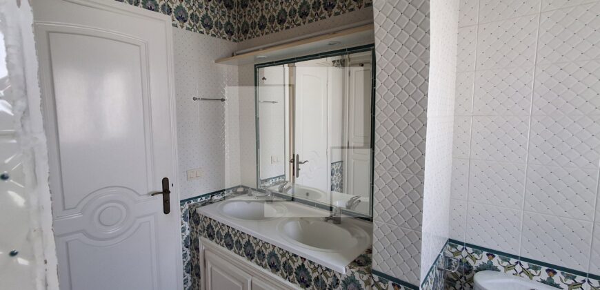 Etage de Villa S+3 Indepandant , Marsa Ennasim
