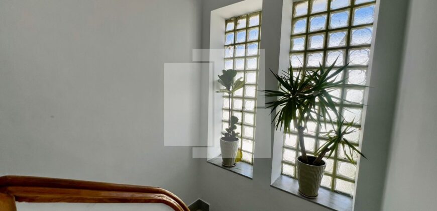 Villa S+3 meublée avec jardin, Le Kram