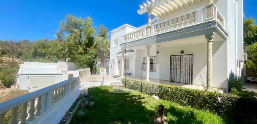 Villa S+6 avec vue dégagée, Gammarth supérieur