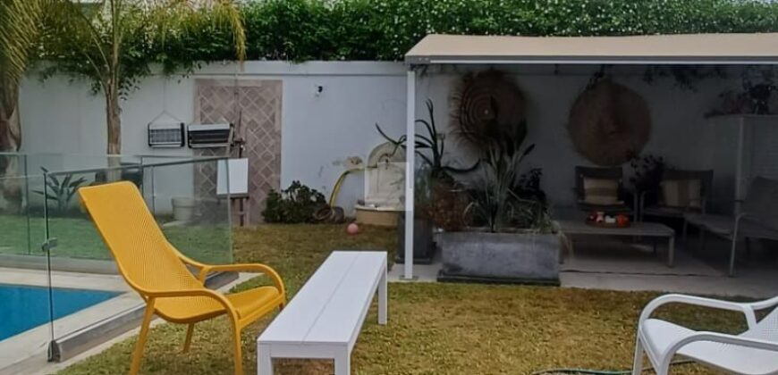 Villa S+4 moderne avec piscine, Gammarth