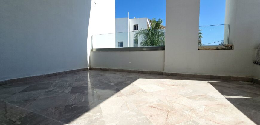 Villa S+4 moderne avec piscine, Gammarth