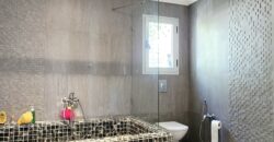 Villa S+4 moderne avec piscine, Gammarth