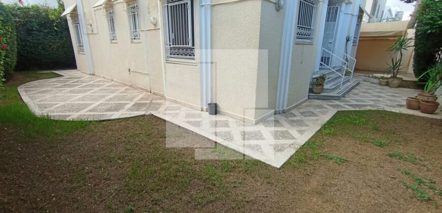Villa Spacieuse avec Jardin et Terrasse – Marsa Cité Les Pins